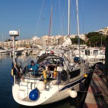 En natt vid bensinbryggan i Puerto de Blanes En natt vid bensinbryggan i Puerto de Blanes