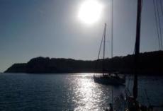 Båtgranne i Cala Galdana Båtgranne i Cala Galdana