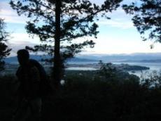 Skog och skuggor på berg vid Achilleon