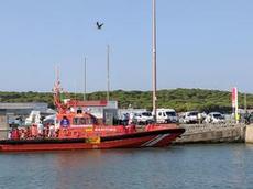 Spanska Sjöräddningssällskapet efter uppdrag att rädda båtflyktingar