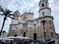 Den vackra katedralen i Cadiz