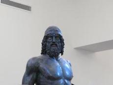 Grekisk bronz staty