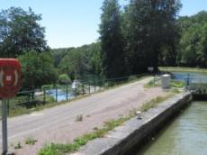 Floden la Marne och Canal entré Champagne ET Bourgogne