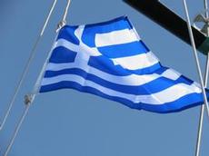Grekiska flaggan hissad